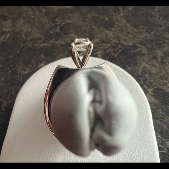 DIAMOND RING - 14K WHITE GOLD PROMISE OR ENGAGEMENT RING💗 - Picture 8 of 8